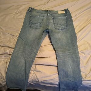 Buckle Jeans
